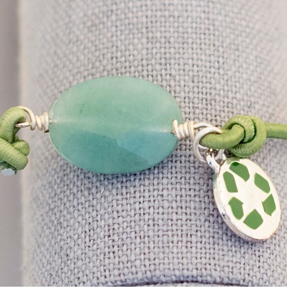 Vintage Boho Stretchy Recycle Green Bracelet - Picture 2 of 6